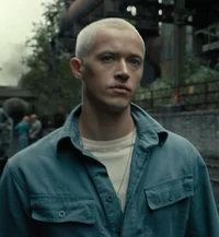 02 - coriolanus snow