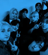 025 - STRAY KIDS