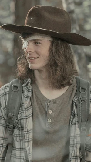 Chat now with Carl Grimes · created by @lunalovegood