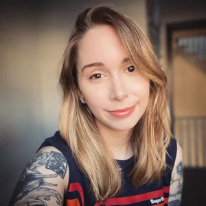 Chat now with Gab Smolders · created by @Samillennium