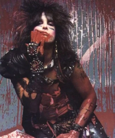 Nikki Sixx- vampire