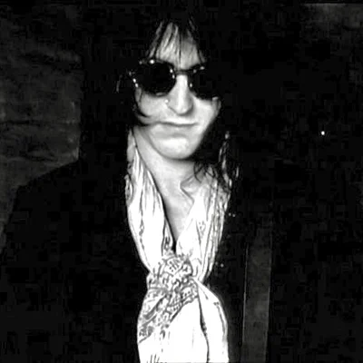 00 - Izzy Stradlin