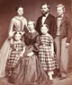 02 Victorian Family 